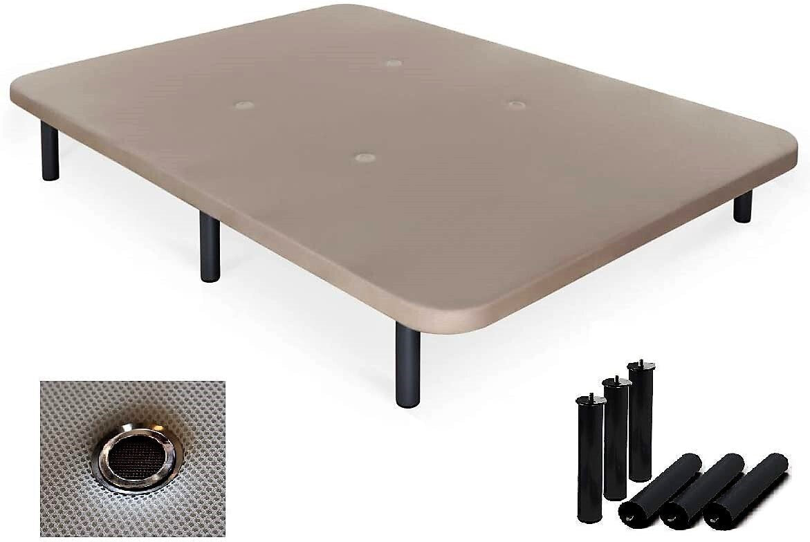 Base tapizada con patas y detalle de aireación del tejido